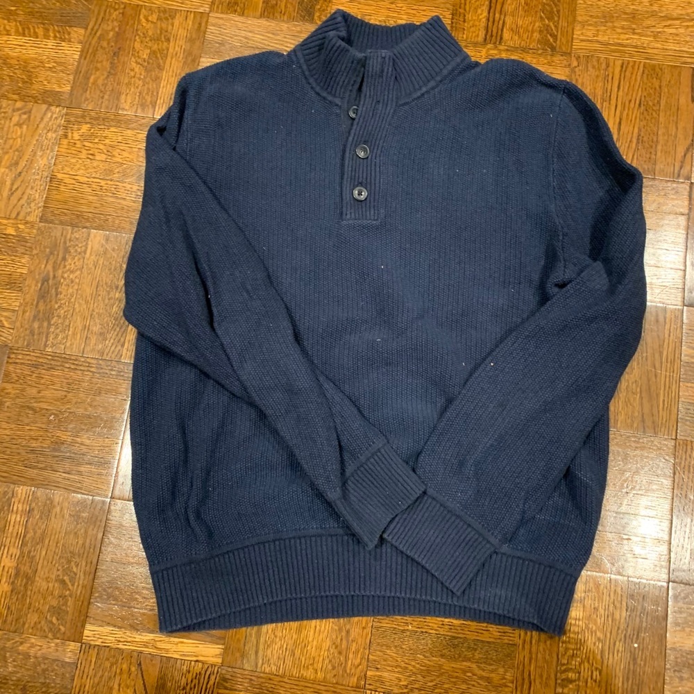 Gap sweater
